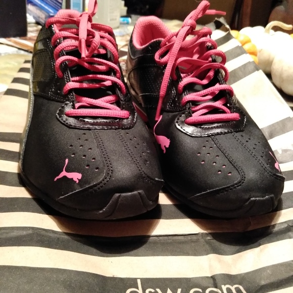 Sneakers - Picture 4 of 5